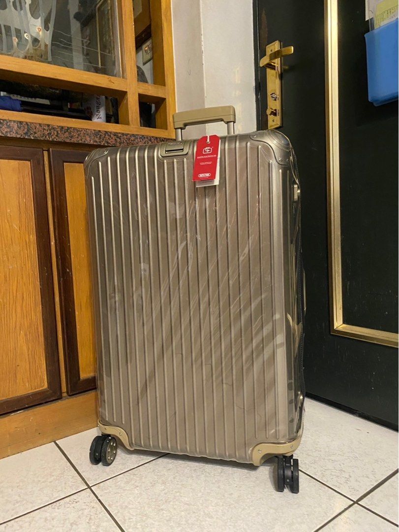 Rimowa topas titanium 29 hotsell