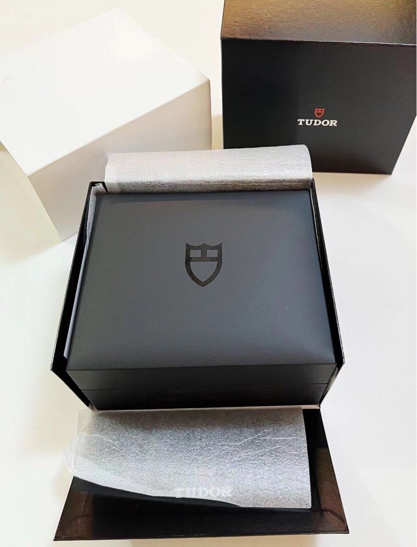 Tudor box online