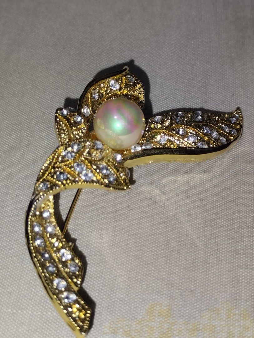 Vintage art deco brooch outlet