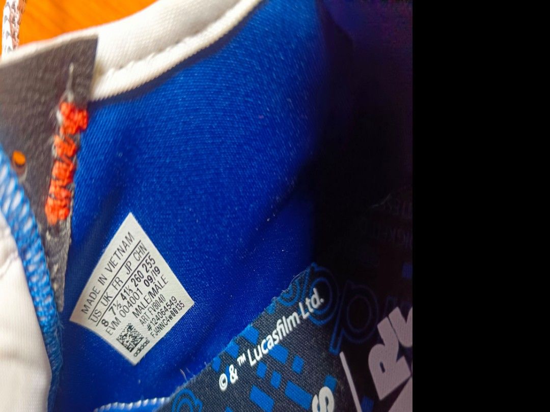 ADIDAS | STAR WARS LIMITED R2D2 US 8 (Category: Sneakers) located in Valenzuela. Submitted by starwarsforlife (Listing ID 1321658375, Image 3). Description: FOR SALE: ADIDAS | STAR WARS LIMITED R2D2 US 8 EU 7.5 MEET UP ONLY.