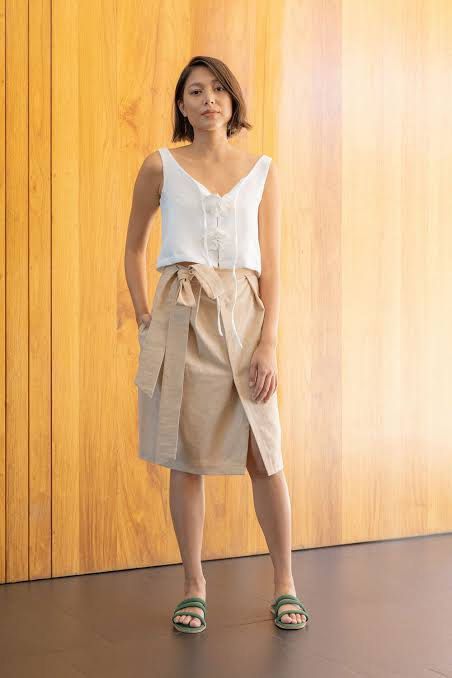 Anika Joshua Tree Skirt (Category: Skirts) located in Makati City. Submitted by stfbg (Listing ID 1321718045, Image 3). Description: Third photo for reference only.