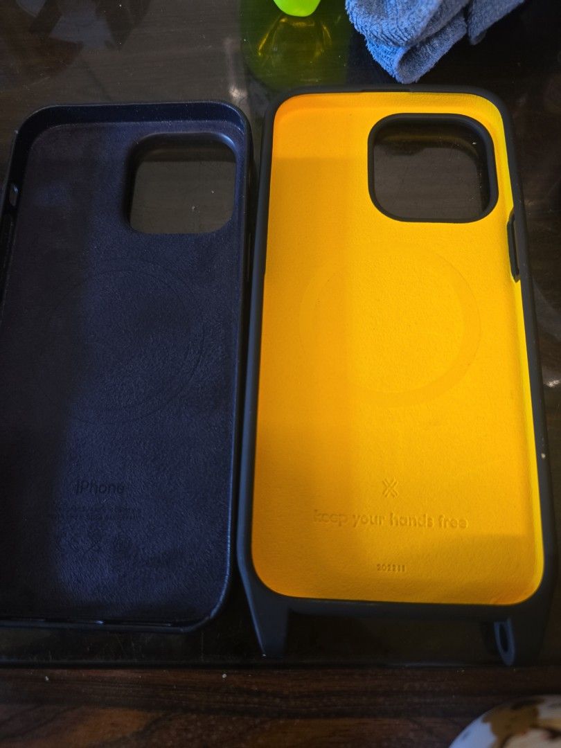 Apple casing (Category: Other Accessories) located in Singapore. Submitted by haveusernameeeee (Listing ID 1321709033, Image 2). Description: don't know which model 15 each.