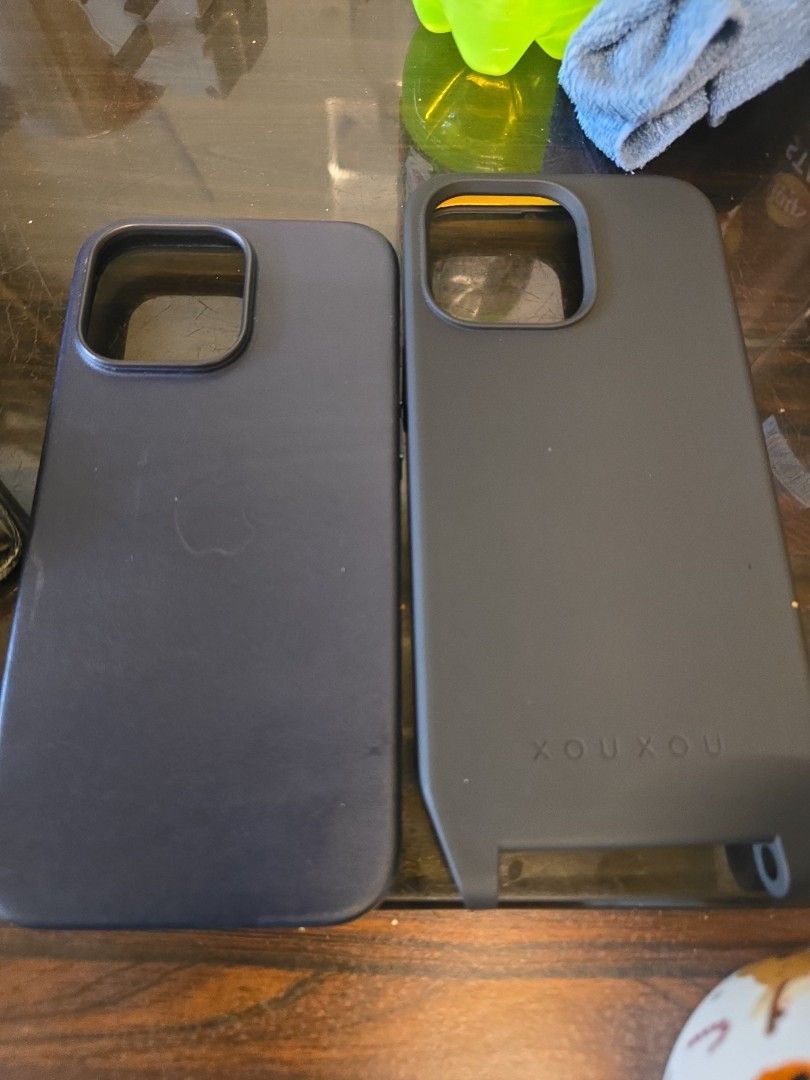 Apple casing (Category: Other Accessories) located in Singapore. Submitted by haveusernameeeee (Listing ID 1321709033, Image 1). Description: don't know which model 15 each.