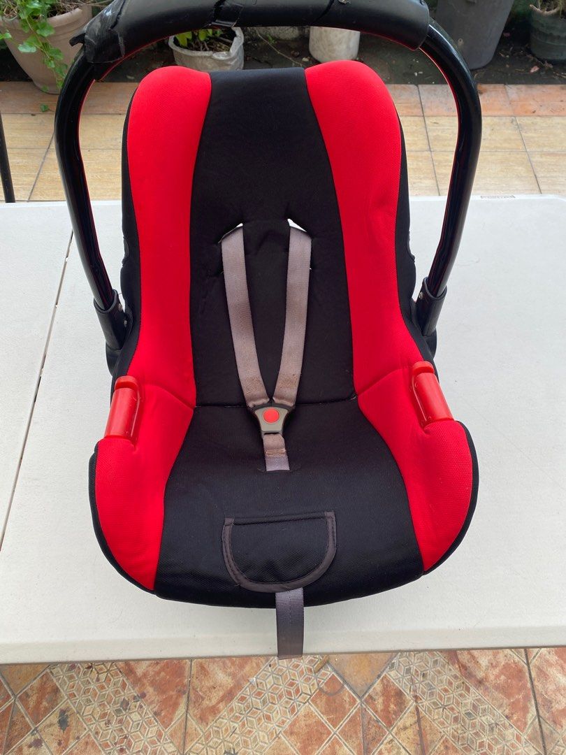 Baby car seat (Category: Car Seats) located in Quezon City. Submitted by ItsSeventy (Listing ID 1321689900, Image 1). Description: .