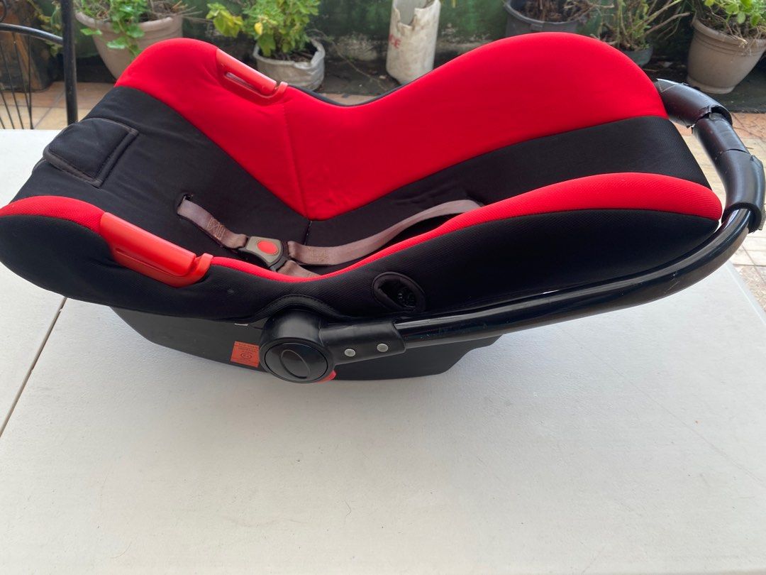 Baby car seat (Category: Car Seats) located in Quezon City. Submitted by ItsSeventy (Listing ID 1321689900, Image 3). Description: .