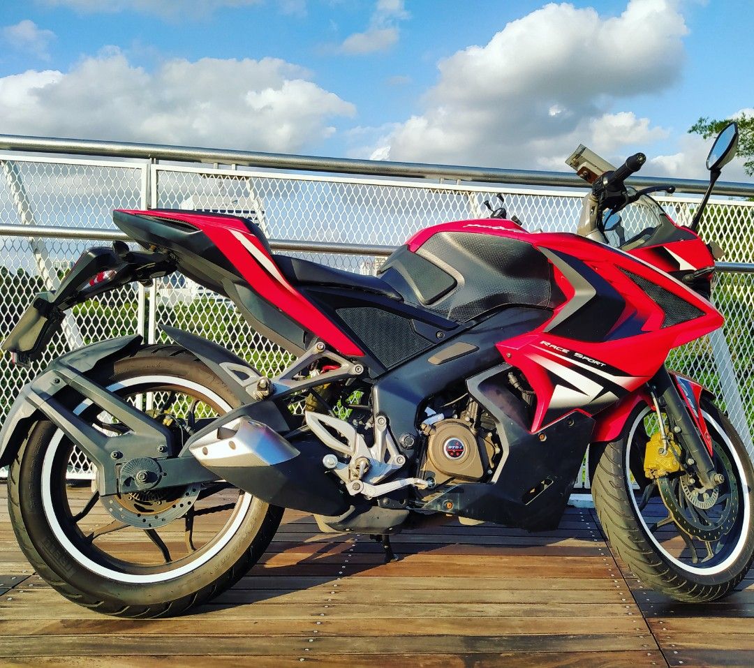 BAJAJ Pulsar RS200 Motorcycles Motorcycles for Sale Class 2B on Carousell