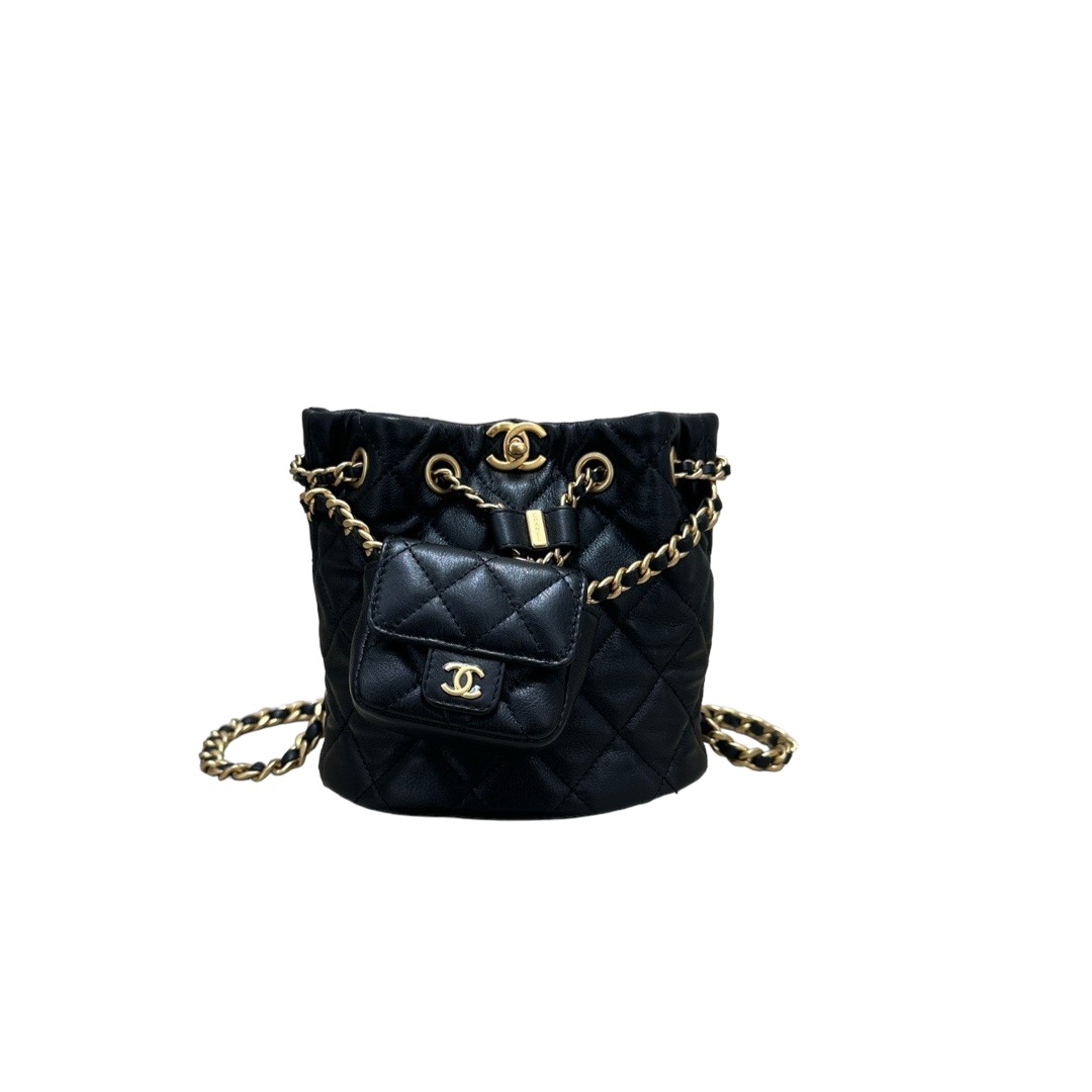 CHANEL ブラックミニバッグ