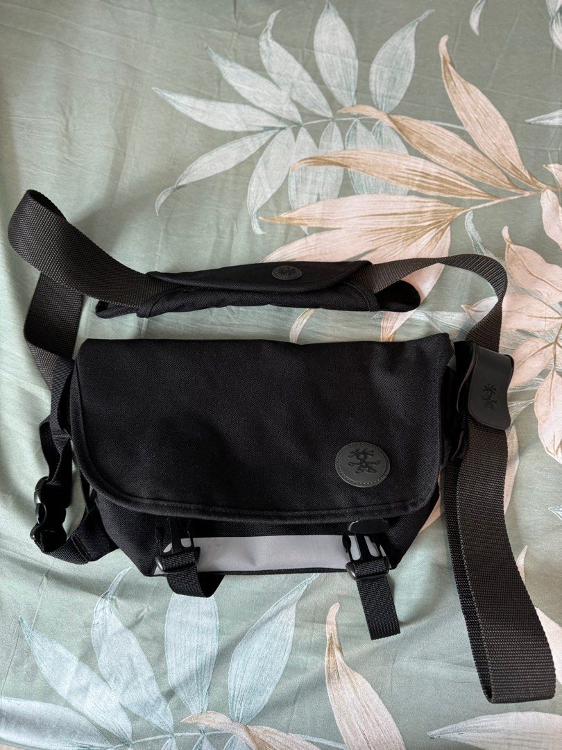 Crumpler Sling Bag Men s Fashion Bags Sling Bags on Carousell