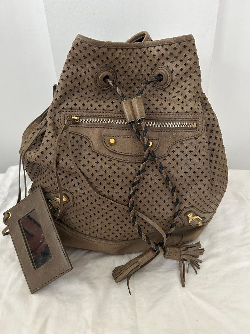 Balenciaga Distressed shoulder bag (Category: Luxury Bags & Wallets) located in Quezon City. Submitted by bagsandstuffhub (Listing ID 1321720990, Image 1). Description: With dustbag Distressed leather Large Very good condition.