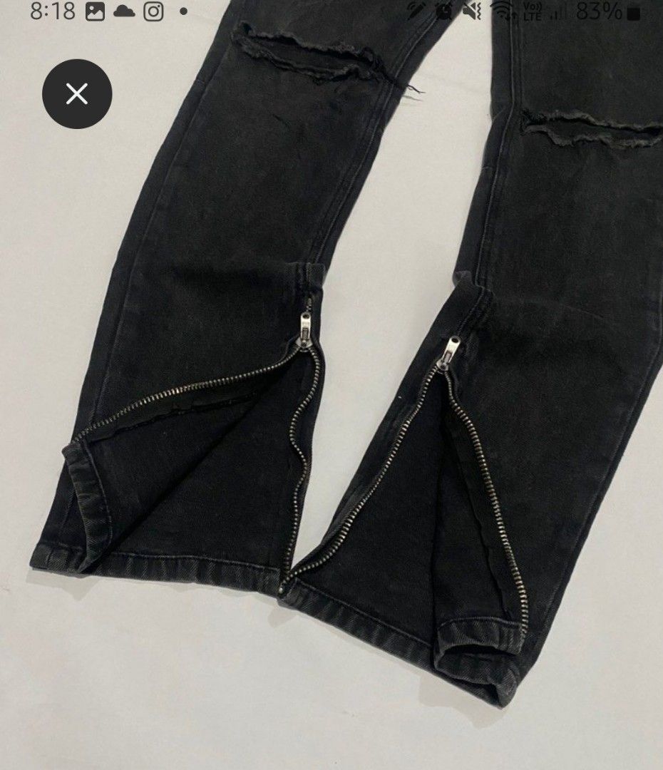 Fear of God jeans (Category: Jeans) located in San Fernando. Submitted by bobbyzarm2015 (Listing ID 1321661308, Image 3). Description: Almost like new. No issues. Size 32 in tag.