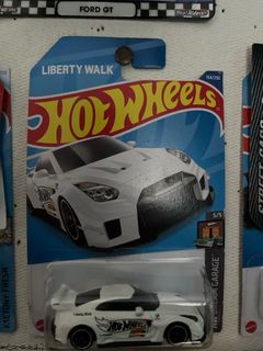 Hotwheels Nissan GT- R (BNR34) & Nissan Silvia (S14) LBWK, Hobbies ...