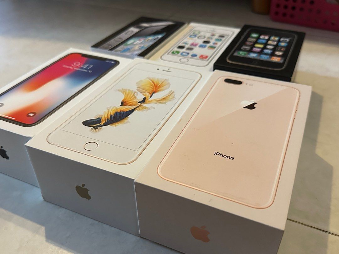 iPhone empty boxes (Category: Other Mobile & Gadget Accessories) located in Singapore. Submitted by recyclecycle (Listing ID 1321705958, Image 2). Description: $5 each, grab more for more discount! Mailing available too ☺️.