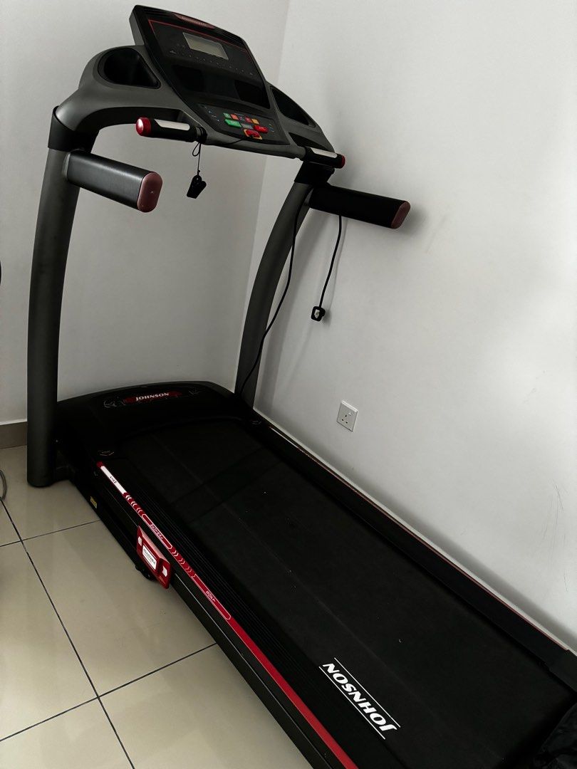 Johnson 8.1T Treadmill