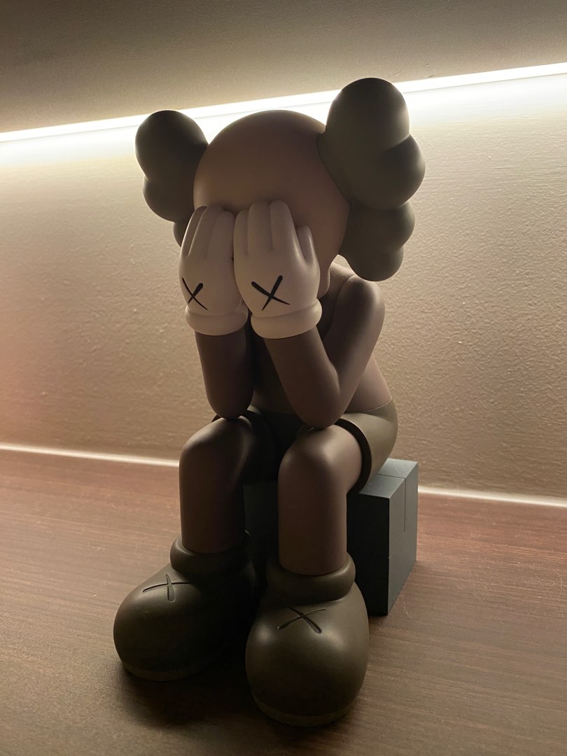 kaws_passing_through_oe_brown_