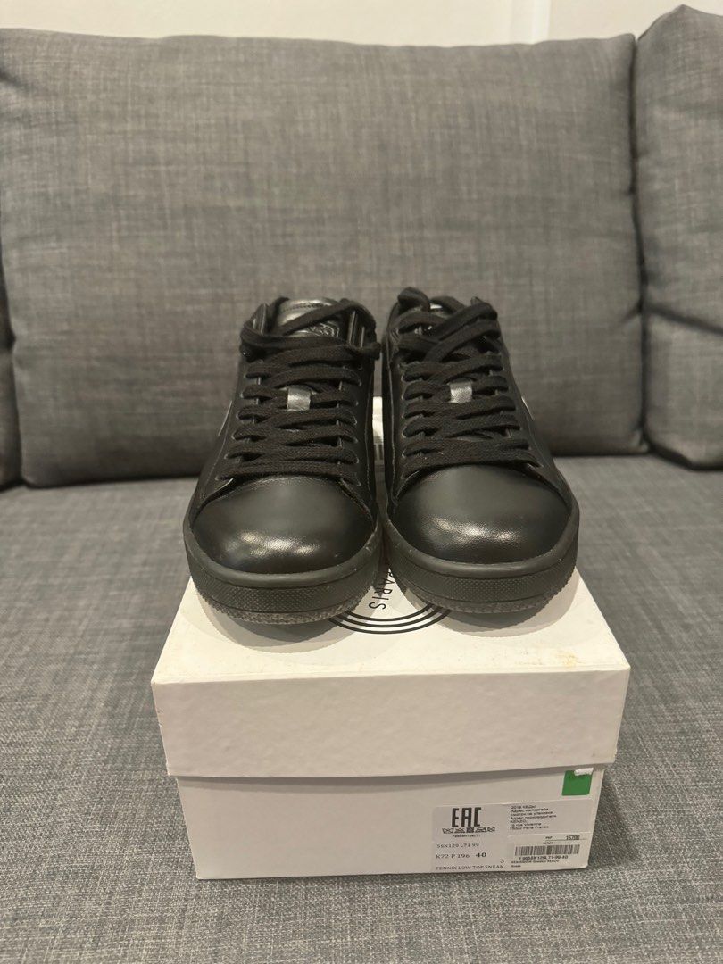 Kenzo Tennix low top sneaker (Category: Sneakers) located in San Juan City. Submitted by bleasure (Listing ID 1321672307, Image 3). Description: Authentic Kenzo Tennix Low top sneaker.