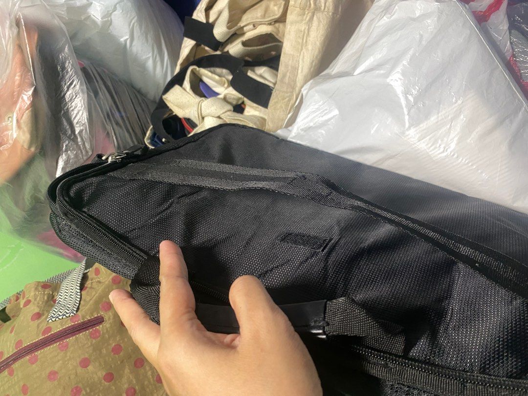 Laptop Bag ASUS (Category: Laptop Bags & Sleeves) located in Antipolo. Submitted by marcoandpaolomerchandise (Listing ID 1321311917, Image 2). Description: ❇️ J A P A N 🇯🇵 G O O D S 🛍️ & MIX ITEMS 🔴 Brand new & 🟢 Preloved 📌FB Page: Marco and Paolo Merchandise 📍 Location: Pagrai Antipolo 🛳️ Courier : LBC & Lalamove.