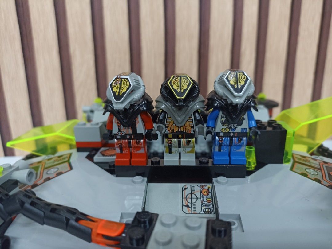 LEGO ALIEN AVENGER Hobbies Toys Toys Games on Carousell