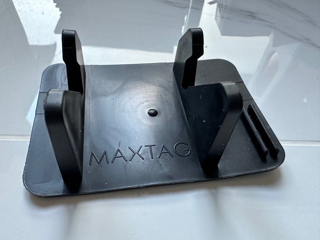 Mastertag Tag Risers MaxTag SmartTag holder for dashboard, Mobile Phones & Gadgets, Mobile ...