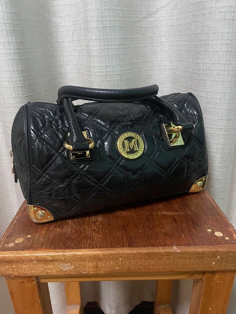 Metro City Handbag (Category: Luxury Bags & Wallets) located in Cabuyao City. Submitted by motherl (Listing ID 1321789684, Image 1). Description: Pre loved Sf c/o buyer Shipping JnT or lbc no rush shipping pls.