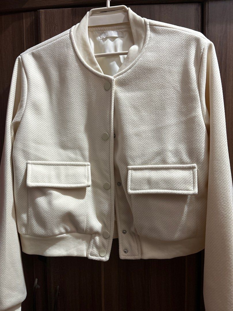 Musera Bomber Jacket with Lining in Beige White (Small) (Category: Coats, Jackets and Outerwear) located in Quezon City. Submitted by active_assets (Listing ID 1321743833, Image 3). Description: Fits medium to large Bust 36-38 Waist 28-30 .