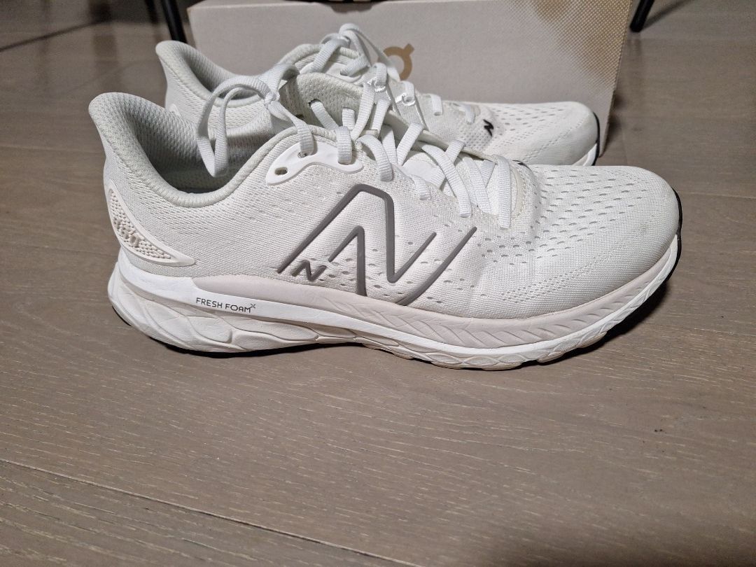 New balance 860v13 US 9.5 men (Category: Sneakers) located in Manila. Submitted by nikern2017 (Listing ID 1321785761, Image 2). Description: stability running shoes good also for walking and casual wear RFS big size/ de-cluttering.