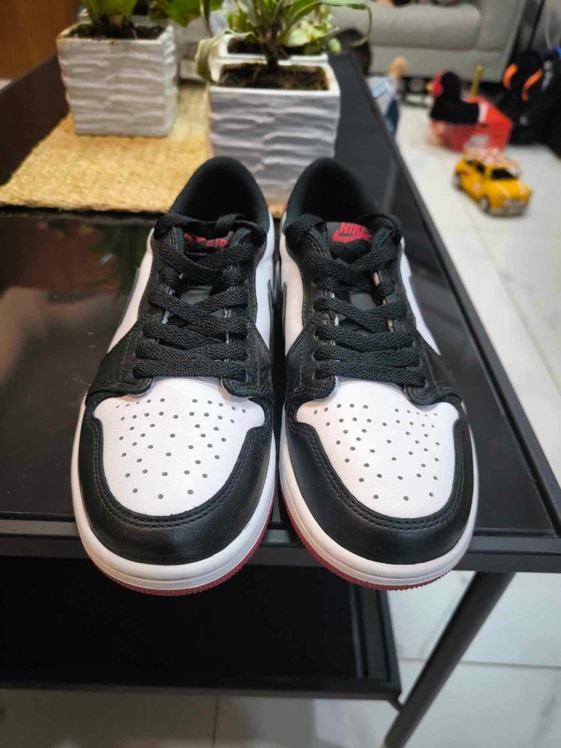 Nike Air Jordan 1 Low Black Toe (Category: Sneakers) located in San Juan City. Submitted by beyondtherack (Listing ID 1321770955, Image 2). Description: Used once Still in good condition Can give discounts .