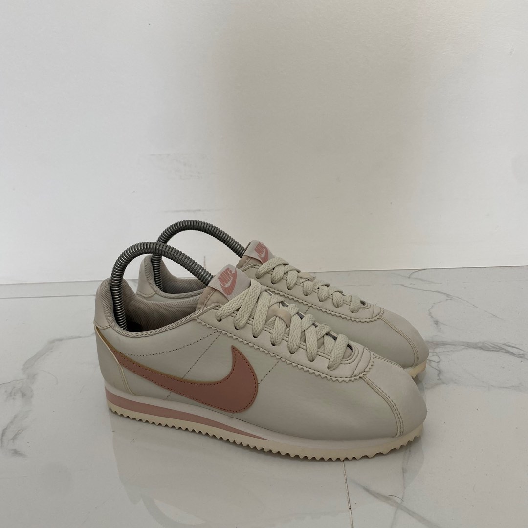 Nike cortez light bone particle pink best sale
