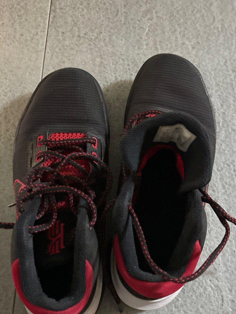 Nike Kyrie flytrap 4 （分類：波鞋）位於 Hong Kong。 由 tsun10 提交（商品編號 1321747513，圖片 1）。簡介： 可面交 面交地點互就。