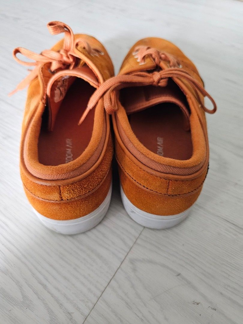 Janoski cinder orange top