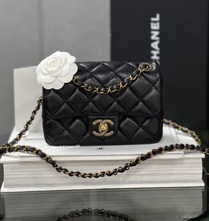 (Category: ) located in . Submitted by neverfull_luxury_bag (Listing ID 1321699921, Image 1). Description: .