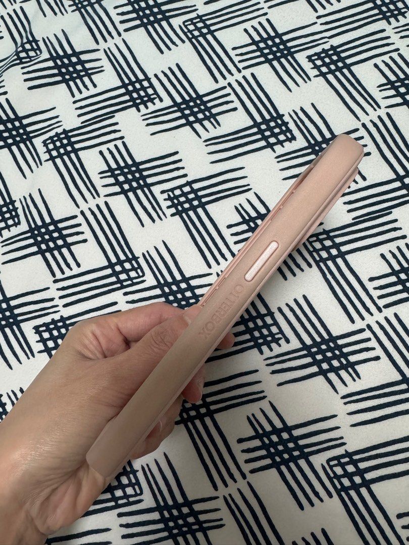 Otterbox Magsafe for Iphone 15 Pro (Category: iPhone 15 Series) located in Pasig City. Submitted by joy_b_ (Listing ID 1321766321, Image 3). Description: .