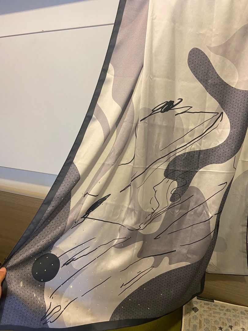 shawl printed satin