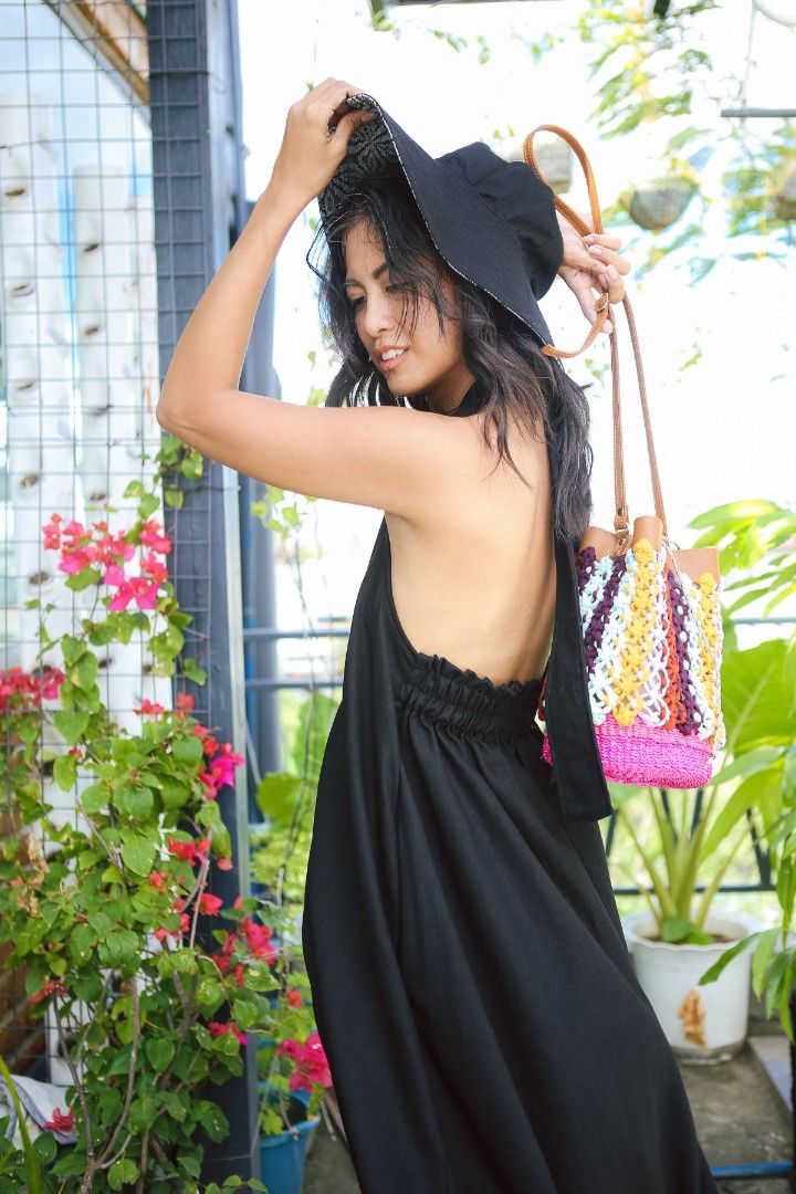 R2R Multiway Black Midi Dress (Category: Dresses) located in Pasig City. Submitted by fozzy_d (Listing ID 1321739648, Image 2). Description: Just washed. Black Multiway Apron Dress Rags 2 Riches Small (back is garterized) Tent dress, bust 32±..