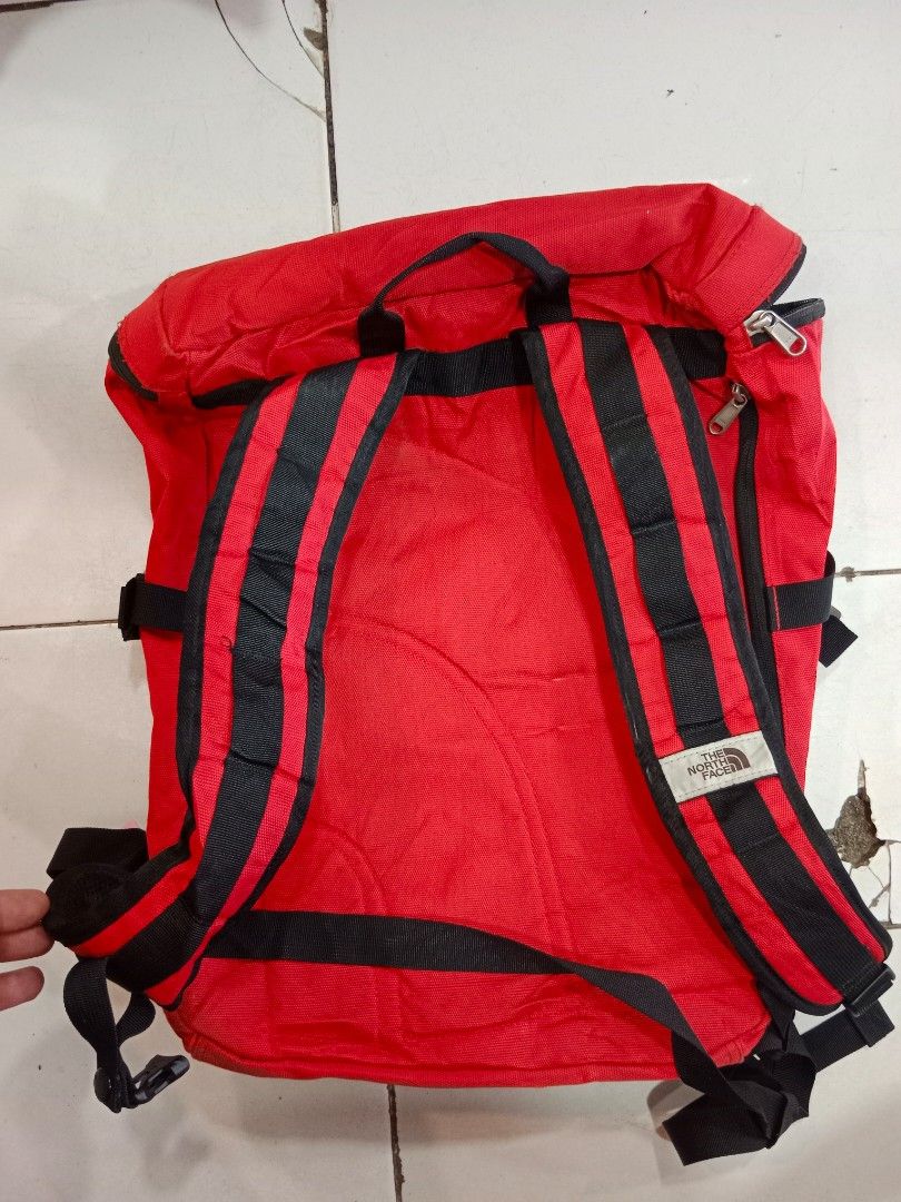 Sale (Category: Backpacks) located in Toledo. Submitted by zealzionta54269 (Listing ID 1321661607, Image 3). Description: TNF backpack excellent 1200+sf.