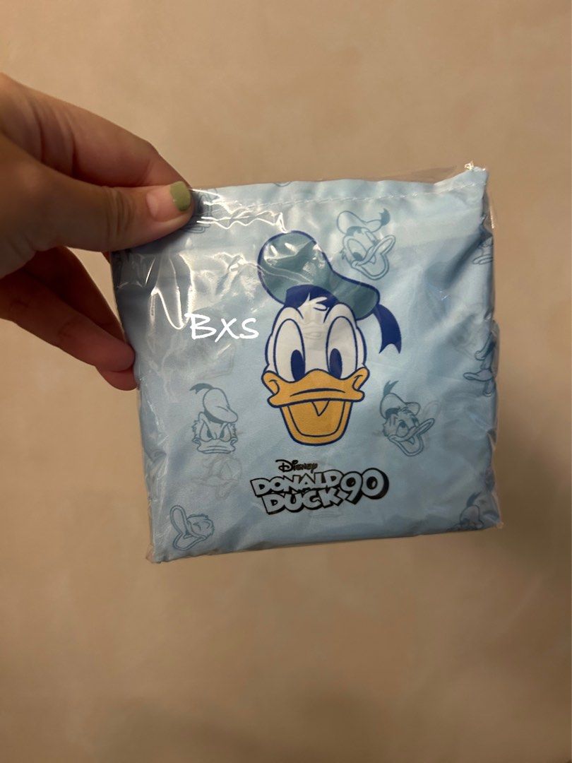 Sealed instock Authentic Disney Donald Duck 90 anniversary Vivo