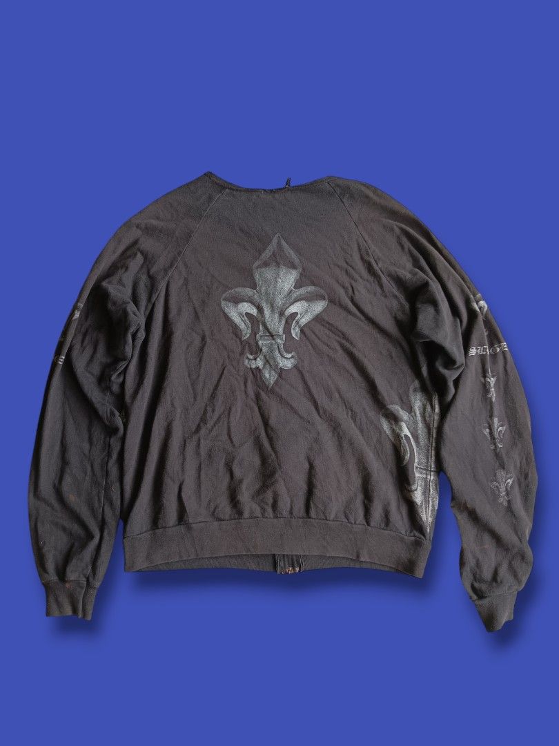 Sledge Y2k vibes (Category: Coats, Jackets and Outerwear) located in Trece Martires City. Submitted by silentdog_f8e9f8 (Listing ID 1321662887, Image 2). Description: Perfect fade issues are posted 22.5x26.5.