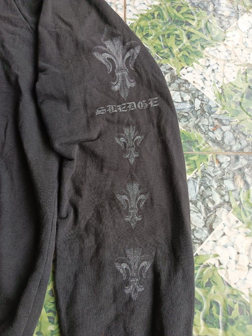 Sledge Y2k vibes (Category: Coats, Jackets and Outerwear) located in Trece Martires City. Submitted by silentdog_f8e9f8 (Listing ID 1321662887, Image 3). Description: Perfect fade issues are posted 22.5x26.5.