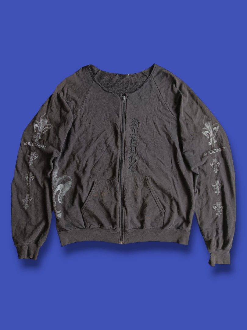 Sledge Y2k vibes (Category: Coats, Jackets and Outerwear) located in Trece Martires City. Submitted by silentdog_f8e9f8 (Listing ID 1321662887, Image 1). Description: Perfect fade issues are posted 22.5x26.5.