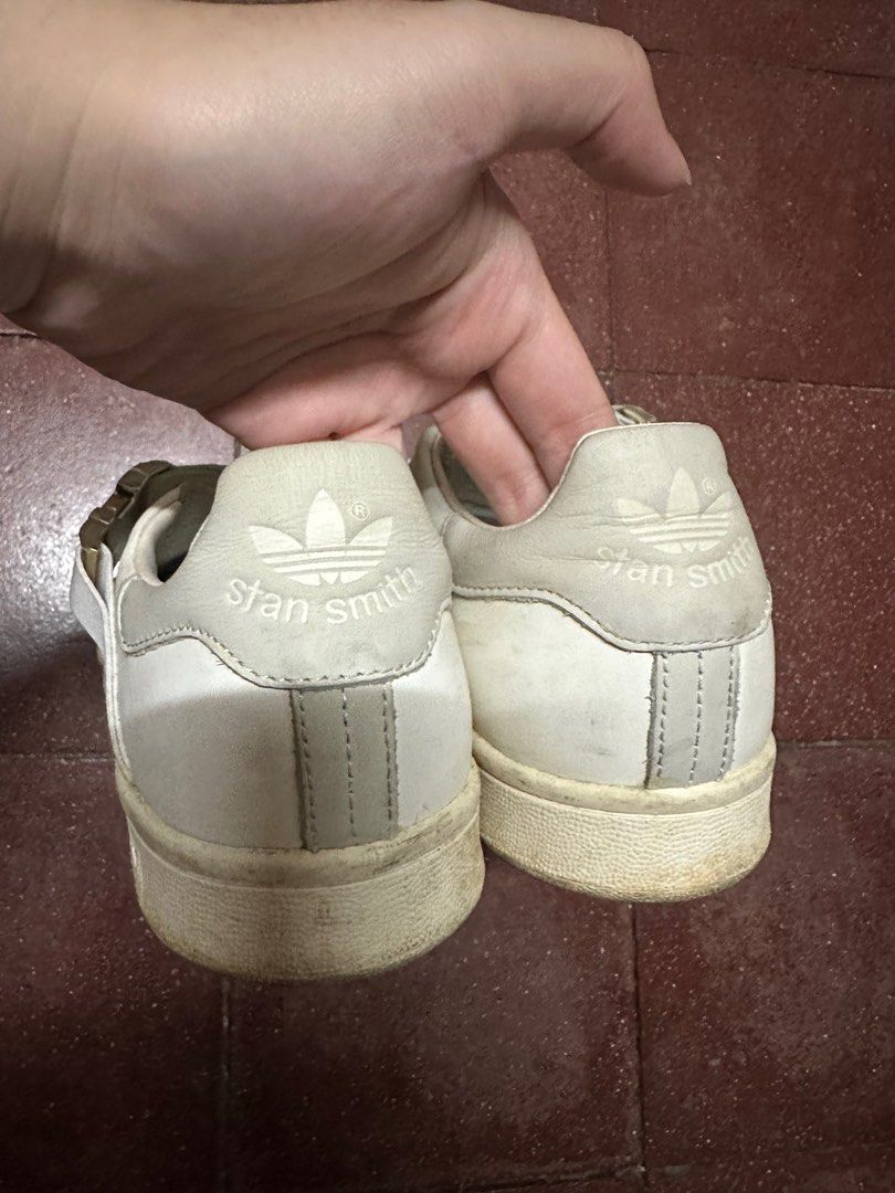 Stan Smith Buckle M7.5 W9 (Category: Sneakers) located in San Juan City. Submitted by ririmmo2 (Listing ID 1321801289, Image 3). Description: Barely used No flaws Just needs cleaning.