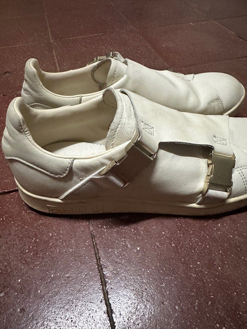 Stan Smith Buckle M7.5 W9 (Category: Sneakers) located in San Juan City. Submitted by ririmmo2 (Listing ID 1321801289, Image 2). Description: Barely used No flaws Just needs cleaning.