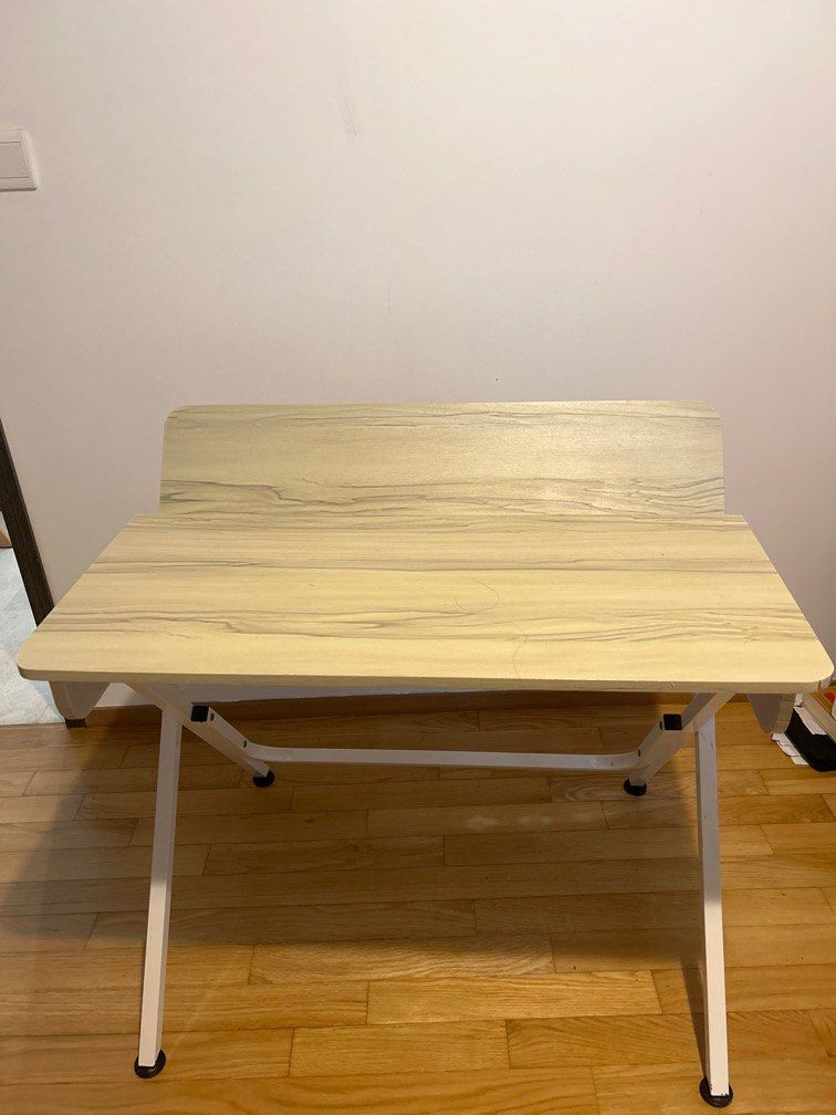 Study Table (Category: Tables & Sets) located in Singapore. Submitted by zackmababa (Listing ID 1321657108, Image 1). Description: .