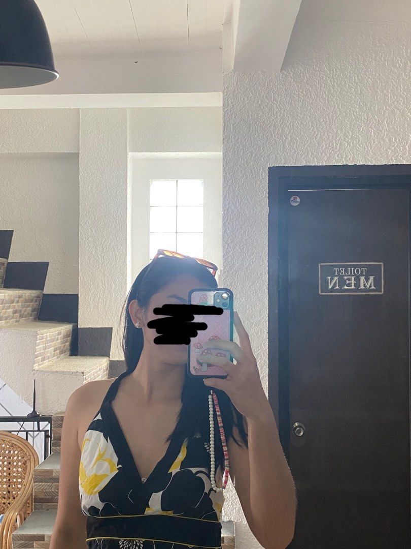 Summer halter backless top (Category: Sleeveless) located in Tuguegarao City. Submitted by sandycheeksss (Listing ID 1321658999, Image 2). Description: Med-semi large.