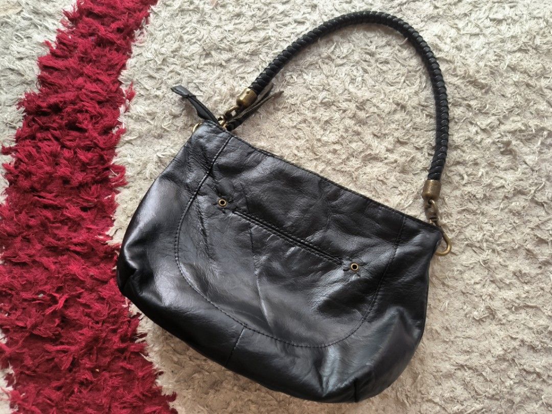 The sak leather shoulder bag top