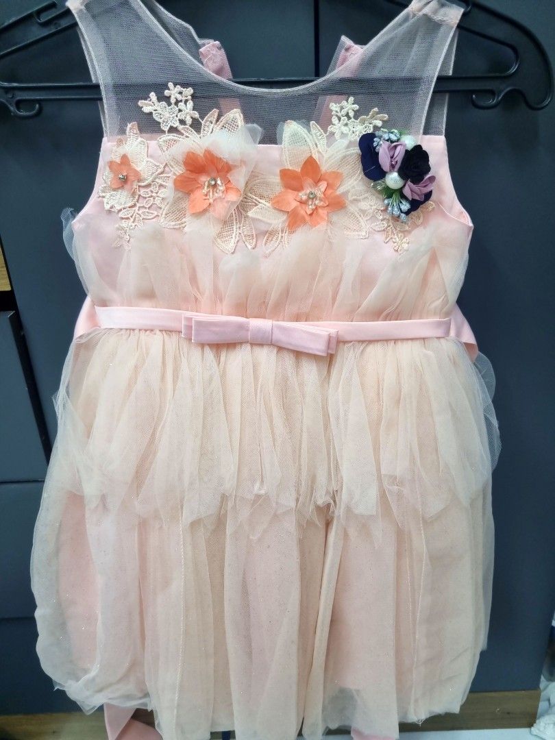 toddler formal peach dress (Category: Babies & Kids Fashion) located in Quezon City. Submitted by itsfin (Listing ID 1321691578, Image 1). Description: - used once. dry cleaned already. - bought at P2,500.00 - fits up to 3 y/o - glittery.