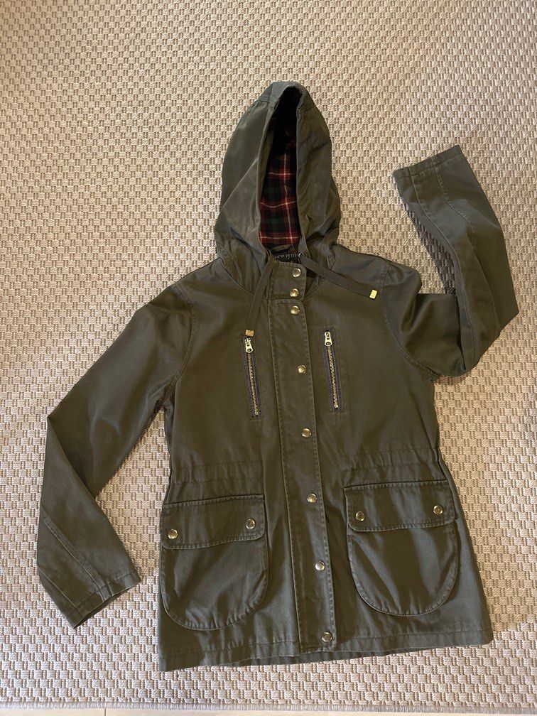 Topshop Hooded Utility Jacket in Green (Category: Coats, Jackets and Outerwear) located in Quezon City. Submitted by alinmakesadeal (Listing ID 1321704122, Image 1). Description: .