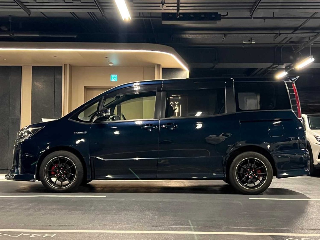 Toyota NOAH HYBRID SI FACELIFT Auto62863126530178114