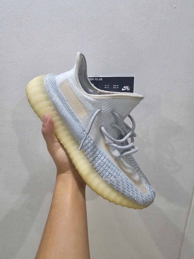 yeezy cloud 350 v2