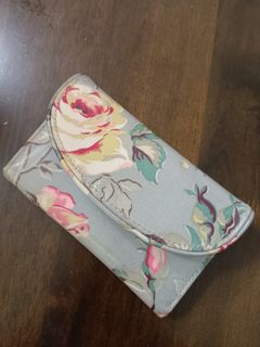 (Category: ) located in . Submitted by preloved.by.mai (Listing ID 1321725245, Image 1). Description: .