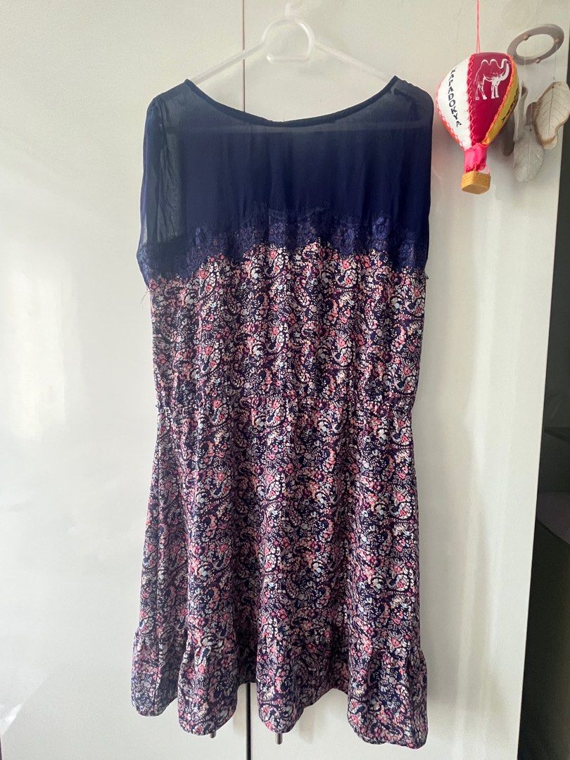 Warehouse short dress XL (Category: Dresses) located in Mandaluyong City. Submitted by fringed (Listing ID 1321716808, Image 1). Description: Excellent fabric. No issue other than no more belt (misplaced). Bought abroad.