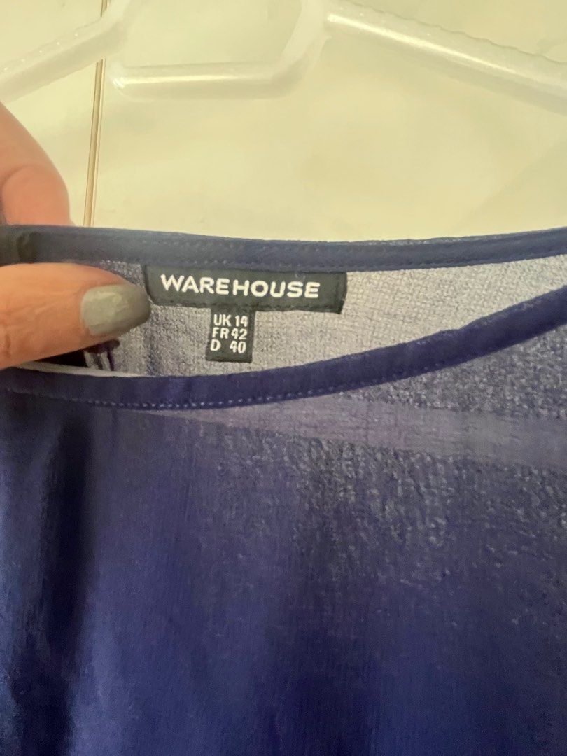 Warehouse short dress XL (Category: Dresses) located in Mandaluyong City. Submitted by fringed (Listing ID 1321716808, Image 3). Description: Excellent fabric. No issue other than no more belt (misplaced). Bought abroad.